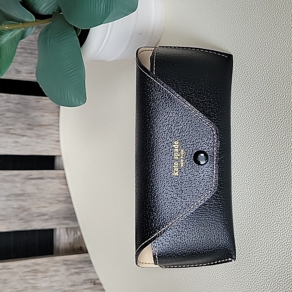kate spade Accessories - Kate Spade Black Pebbled Leather Eyeglasses Case